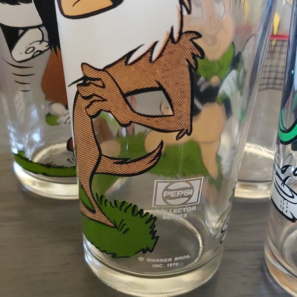 1976 Looney Tunes Drinkware - Picture 8 of 11